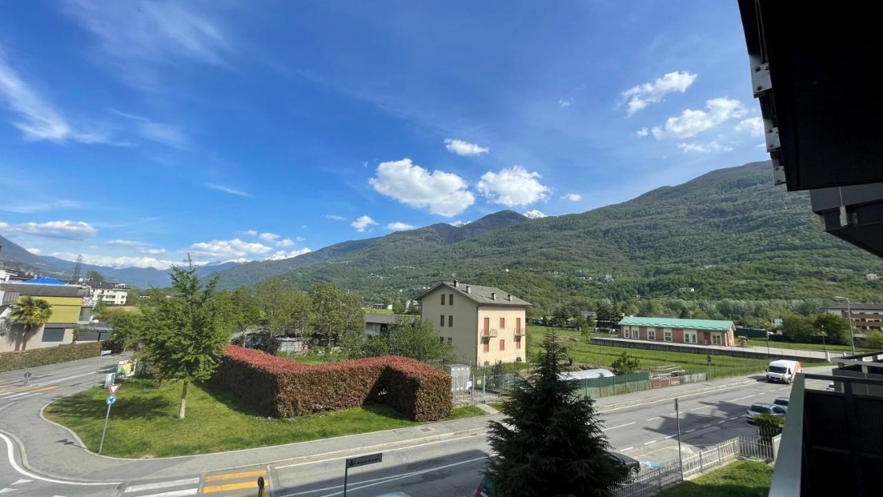 Appartamento La Baita Case Sondrio Fiume - Affitti Brevi Italia Bagian luar foto